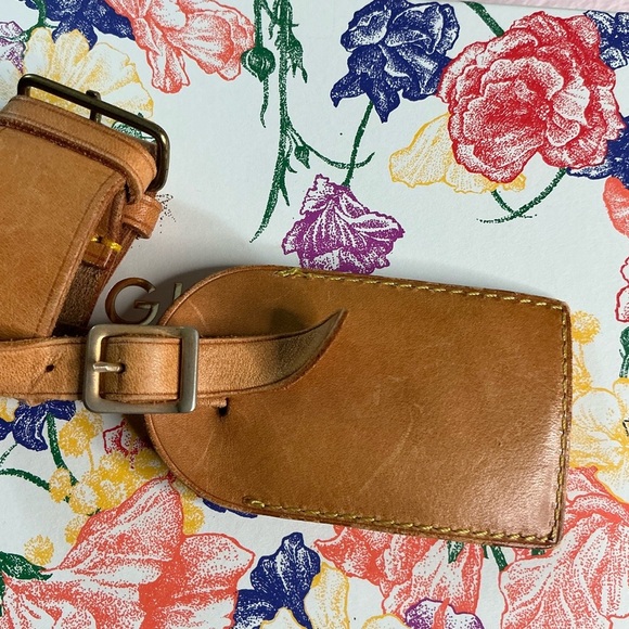 Louis Vuitton, Poignet and Luggage Tag - Picture 5 of 6